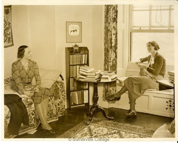 students-knitting-1932